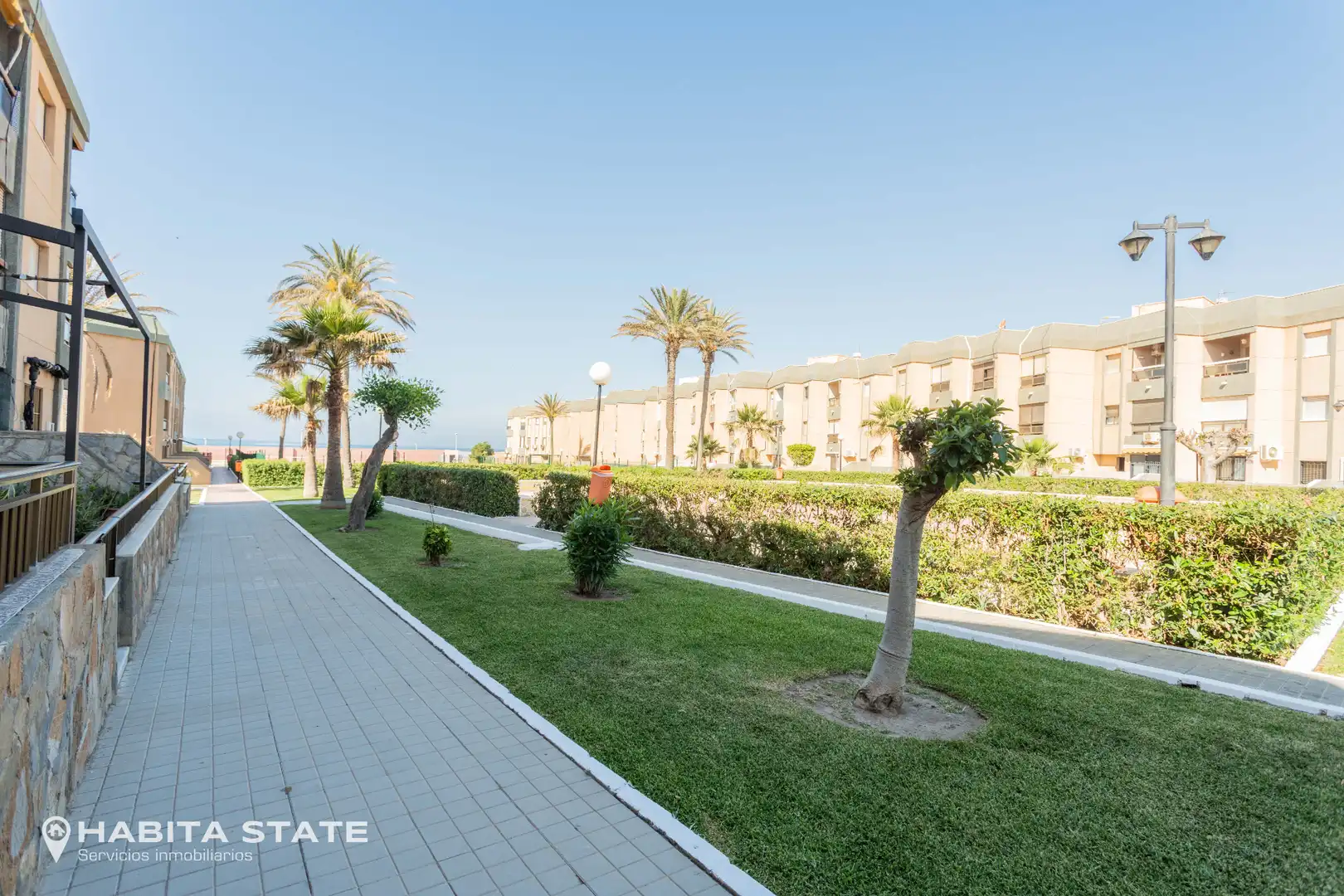 Vista exterior de Apartamento en venta en Almería con Aire acondicionado, Calefacción y Terraza