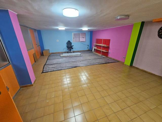 Local comercial en Venta en Carrer Riu Bergantes, 2 en Ensanche - Río Júcar