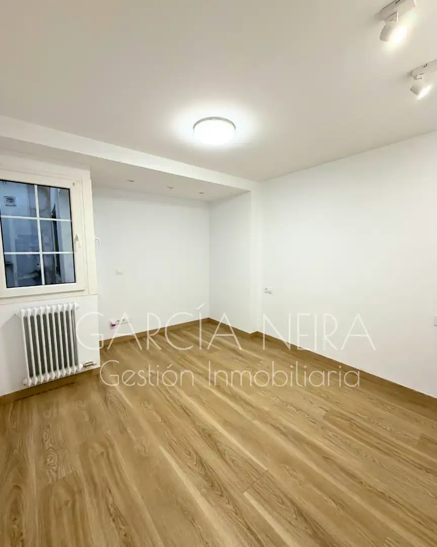 Piso en venta en Oviedo  con Calefacción y Amueblado