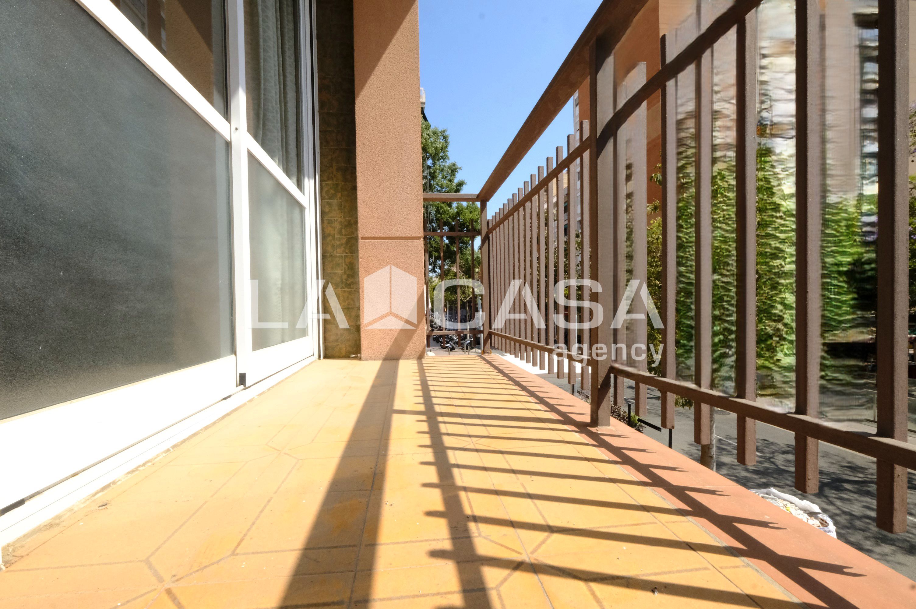 Terrassa de Pis en venda en  Barcelona Capital amb Calefacció i Balcó