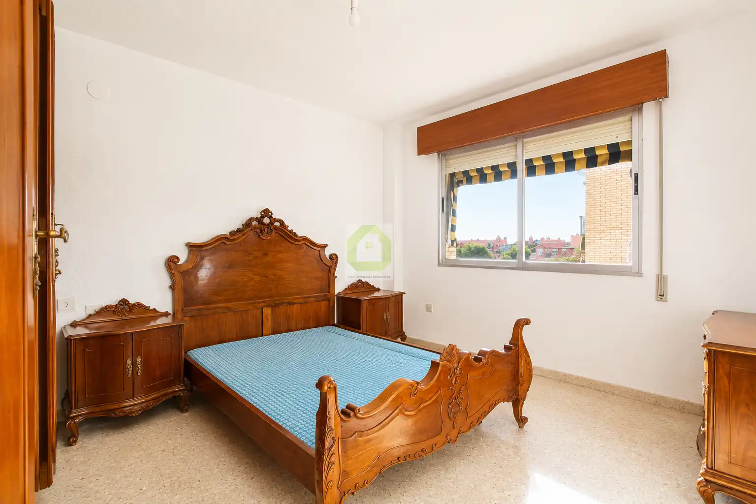 Dormitori de Pis en venda en Granada amb Terrassa