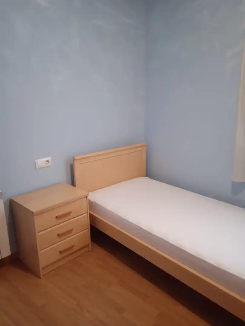 Schlafzimmer von Wohnung zur Miete in Torà mit Heizung, Abstellraum und Möbliert