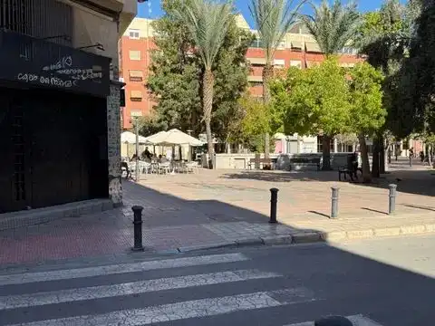Vista exterior de Local en venta en Alicante / Alacant