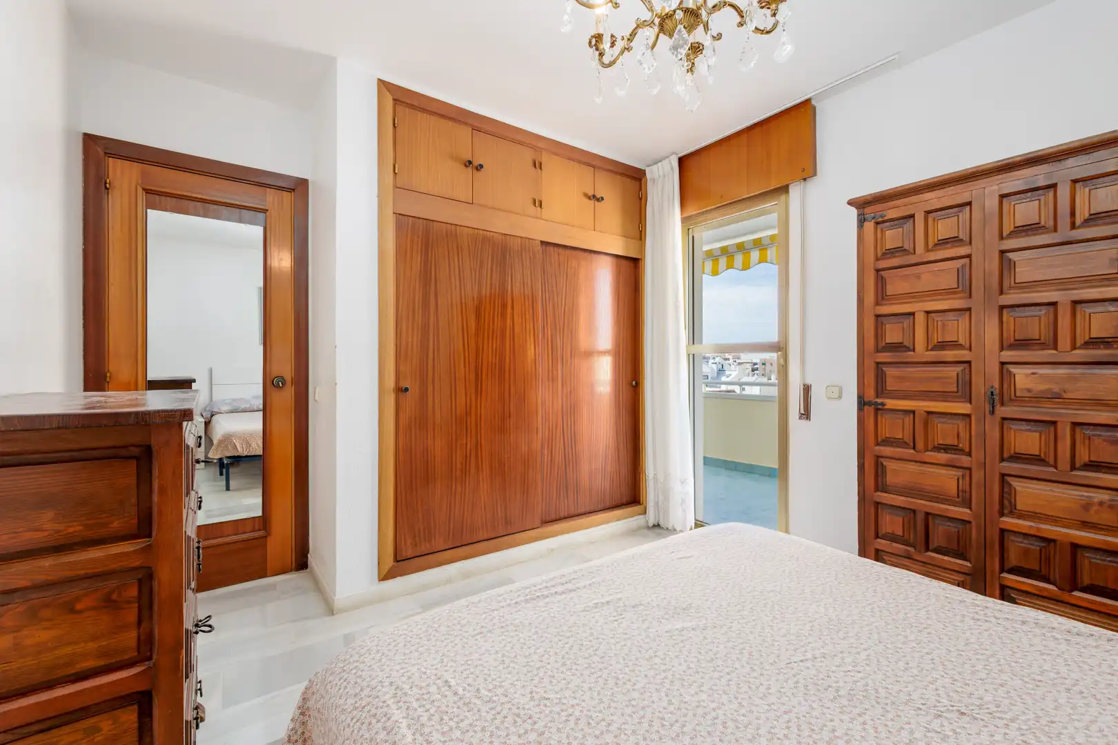 Dormitori de Apartament en venda en Fuengirola amb Terrassa i Balcó