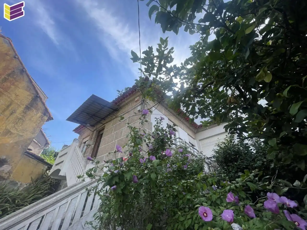 Vista exterior de Casa o xalet en venda en Vigo  amb Calefacció, Jardí privat i Terrassa