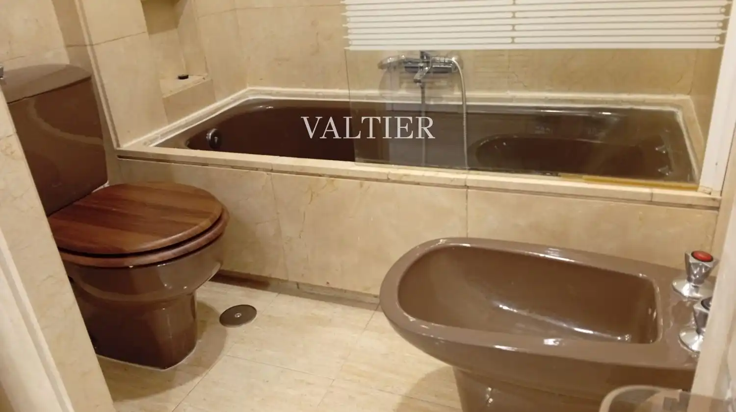 Bathroom of Flat for rent in Madrid  with Air Conditioner, Terrace and Swimming Pool