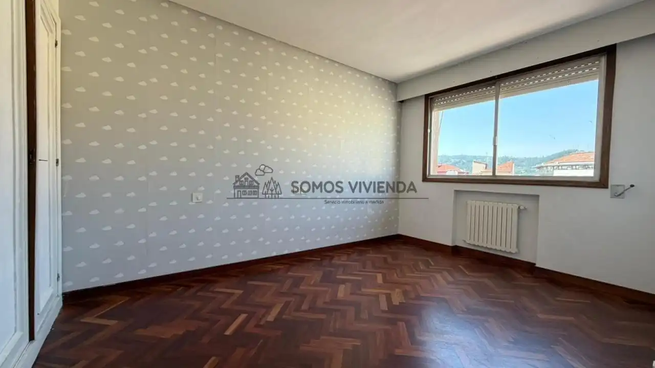 Bedroom of Flat for sale in Ourense Capital   with Heating, Parquet flooring and Balcony