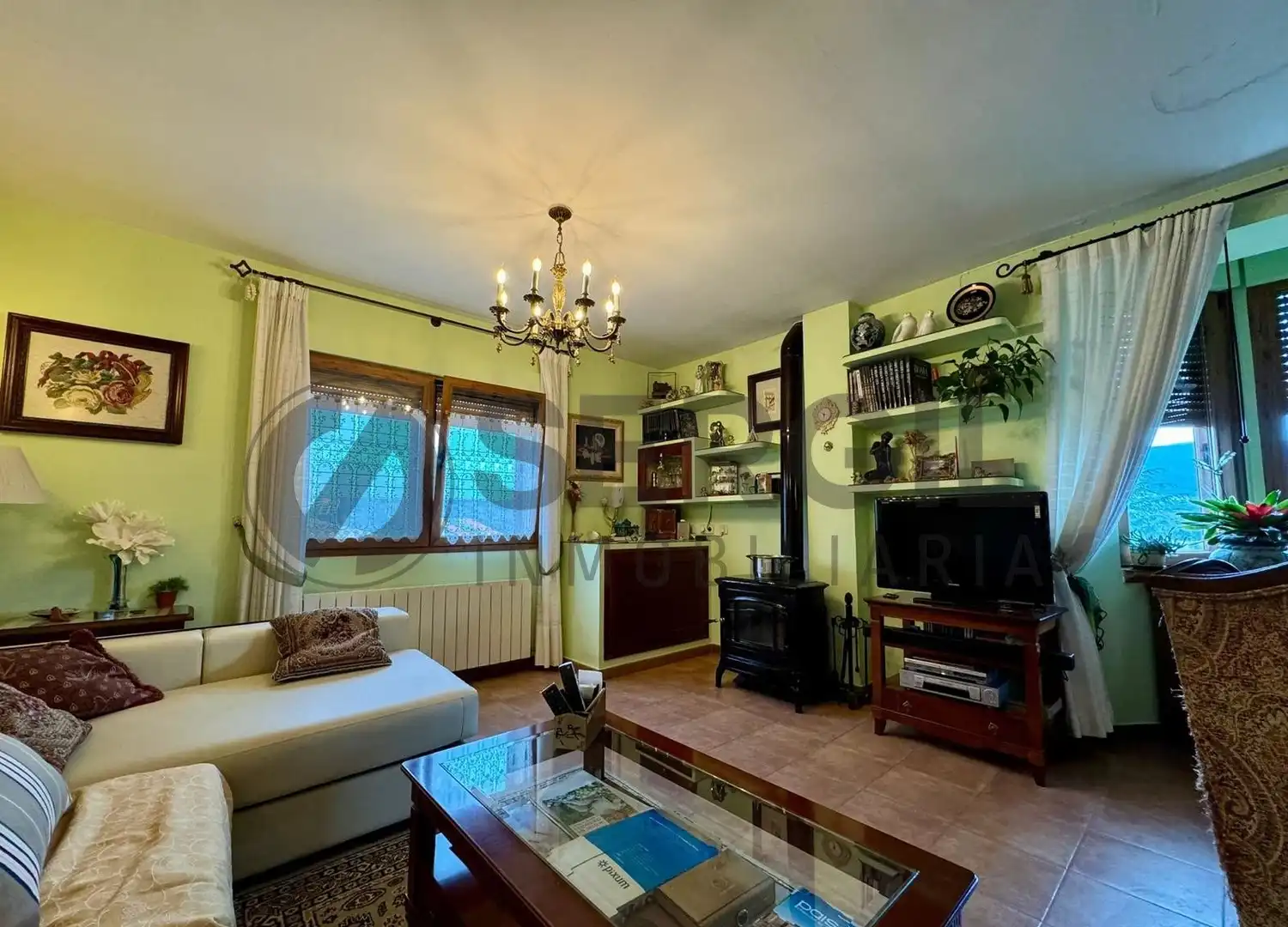 Sala de estar de Casa o chalet en venta en Prádena con Calefacción y Jardín privado