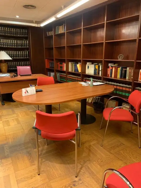 Oficina amb ascensor en venda a Pl. de Uncibay