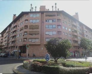 Vista exterior de Pis en venda en Fuenlabrada amb Piscina comunitària