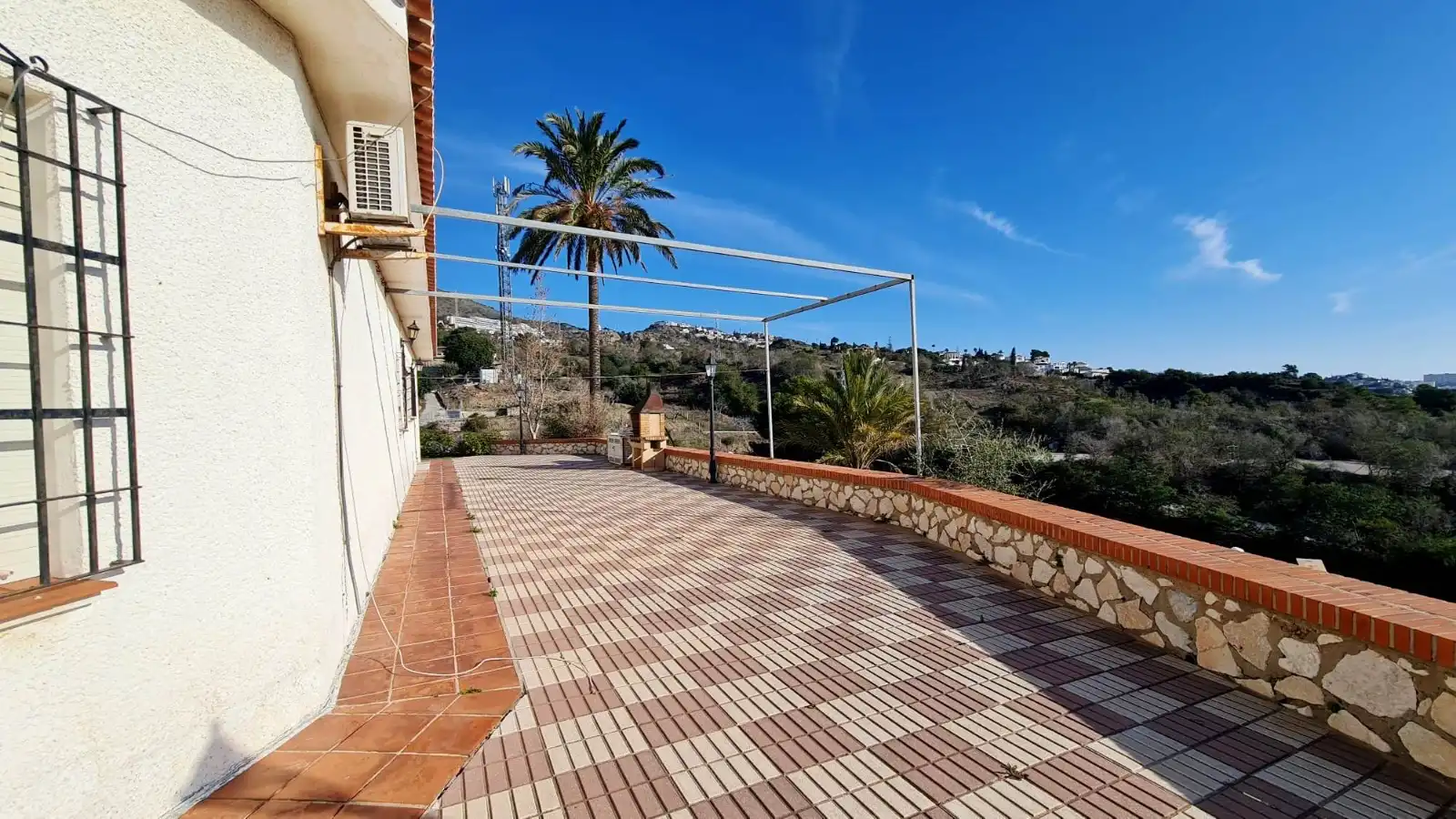 Vista exterior de Casa o chalet en venta en Benalmádena con Jardín privado y Piscina