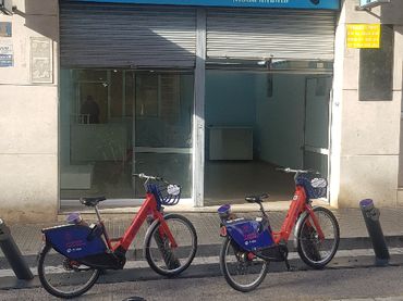 Local comercial de lloguer a Diagonal - Colomeres
