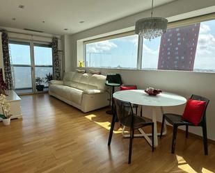 Sala d'estar de Apartament per a compartir en L'Hospitalet de Llobregat amb Aire condicionat i Terrassa