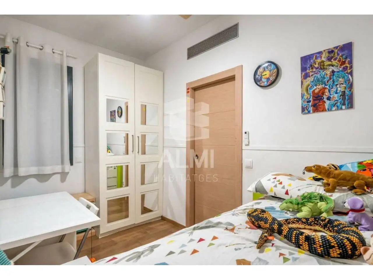 Schlafzimmer von Wohnung zum Verkauf in Barcelona mit Klimaanlage, Parkett und Terrasse