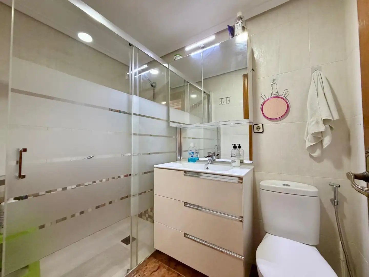 Baño de Piso en venta en Roquetas de Mar con Terraza