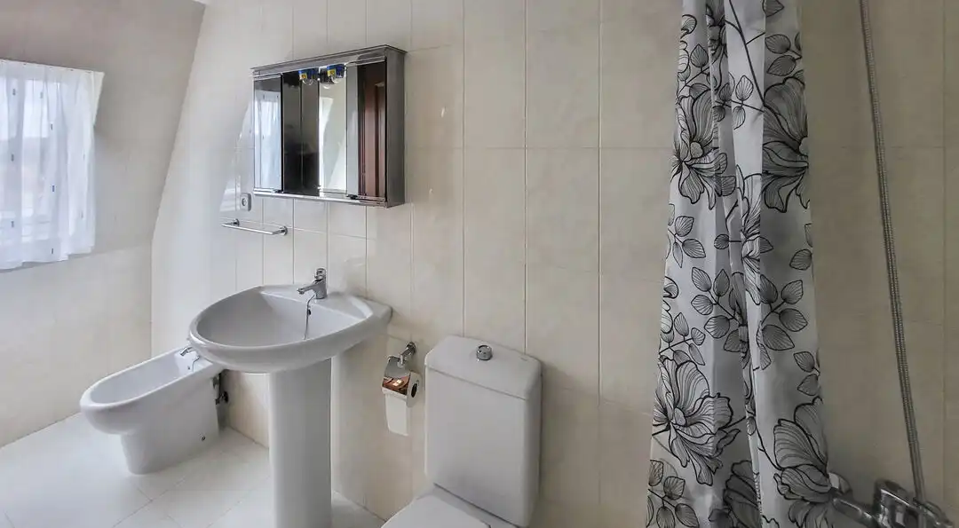 Bathroom of Flat for rent in Carballo  with Heating
