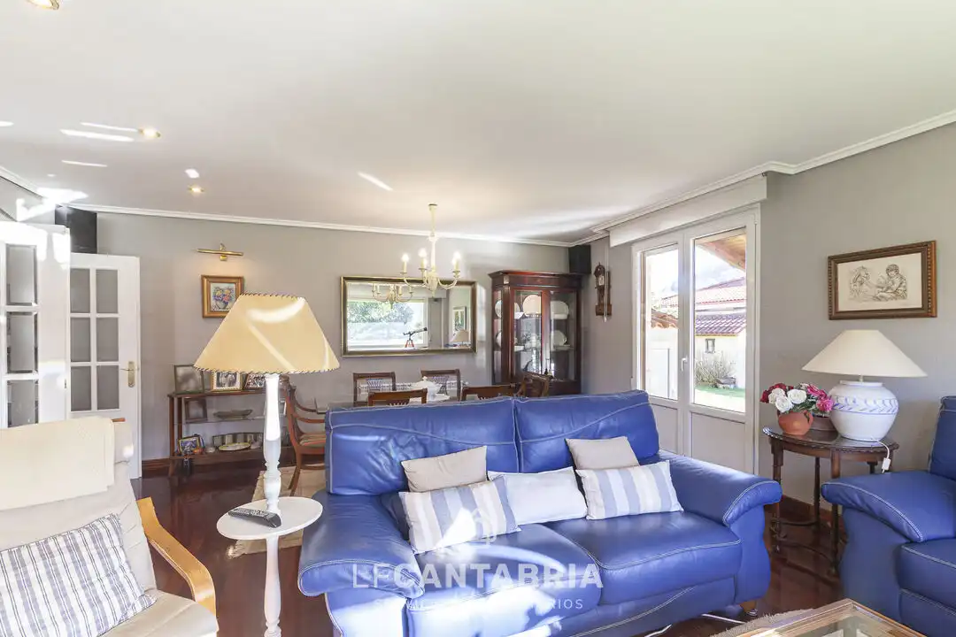 Sala de estar de Casa o chalet en venta en Liendo con Calefacción, Jardín privado y Piscina
