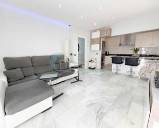 Living room of Flat for sale in Marbella  with Air Conditioner and Balcony