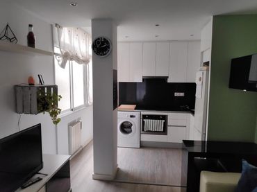 Appartamento con balcone in vendita a Carrer de Navata