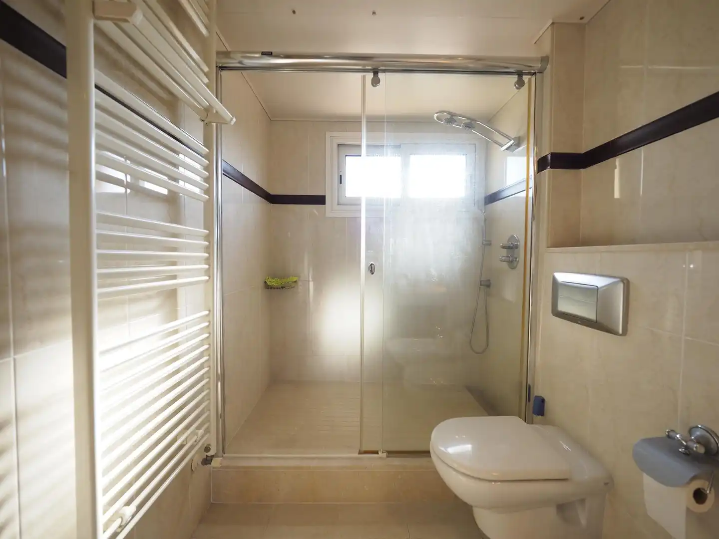 Bathroom of Houses for sale in Vilamalla  with Air Conditioner, Heating and Private garden