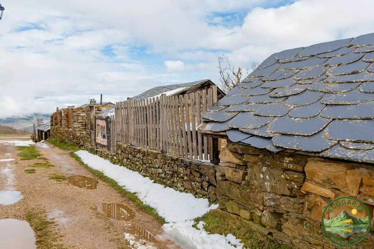 Vista exterior de Casa o chalet en venta en Santa Colomba de Somoza con Calefacción y Trastero