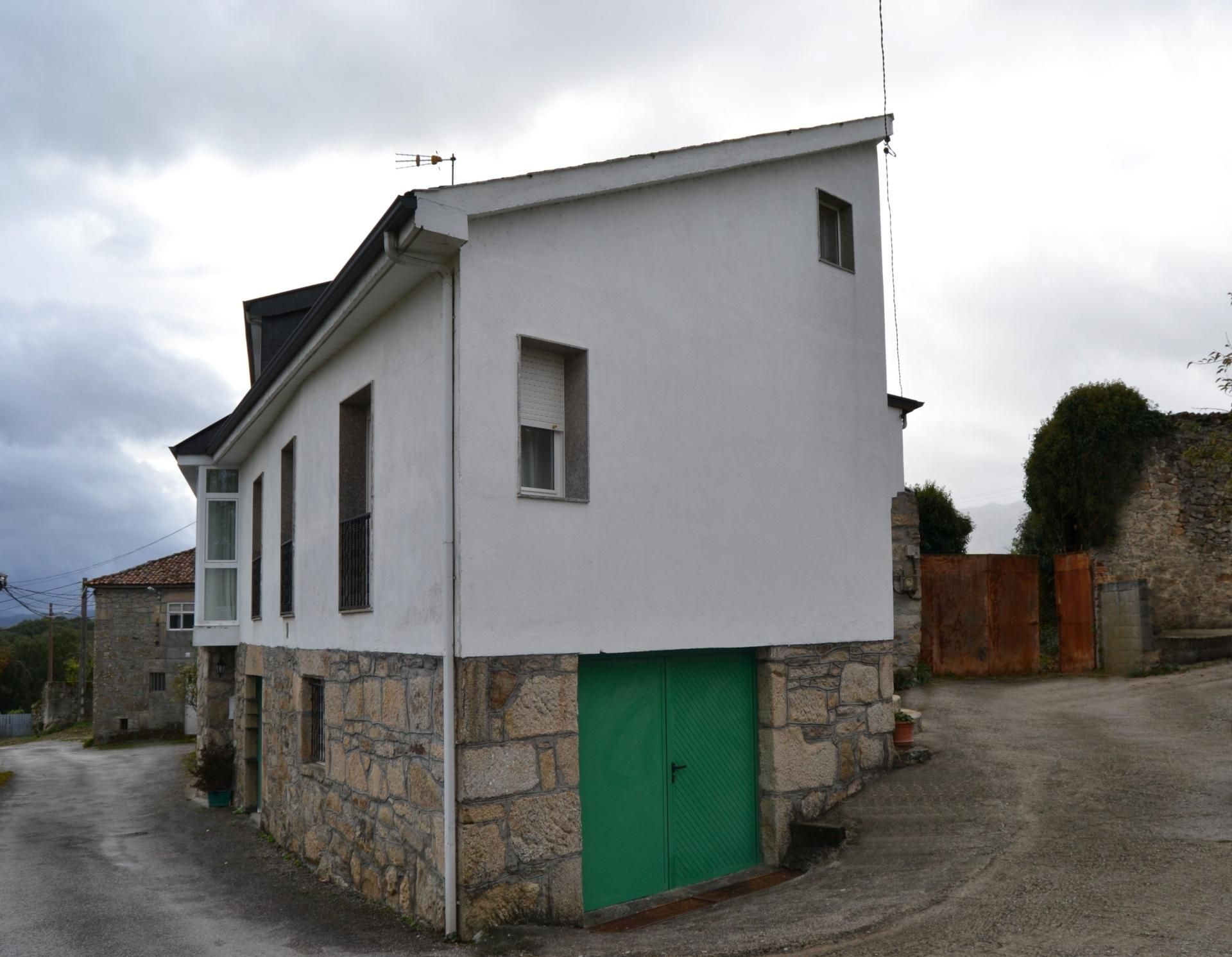 Vista exterior de Casa adosada en venta en A Pobra de Trives  con Aire acondicionado, Calefacción y Balcón