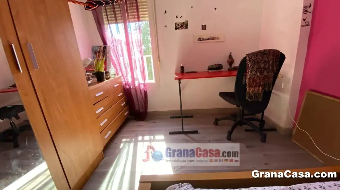 Bedroom of Flat for rent in Granada  with Air Conditioner, Heating and Terrace