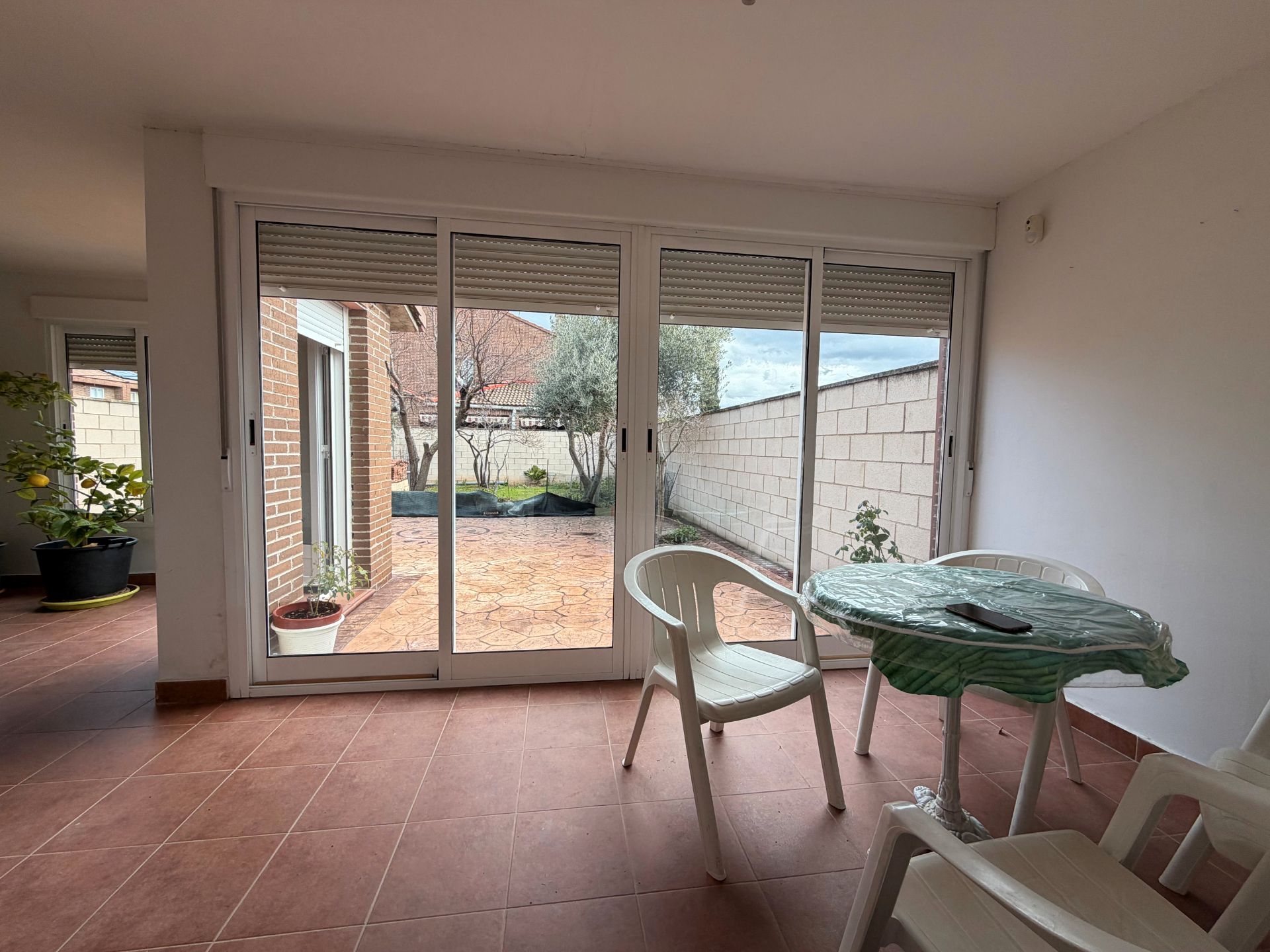 Jardín de Casa adosada en venta en Alcalá de Henares con Calefacción, Jardín privado y Terraza