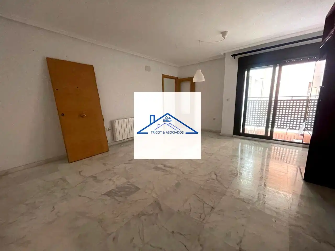 Vista exterior de Piso en venta en Ocaña con Calefacción y Terraza