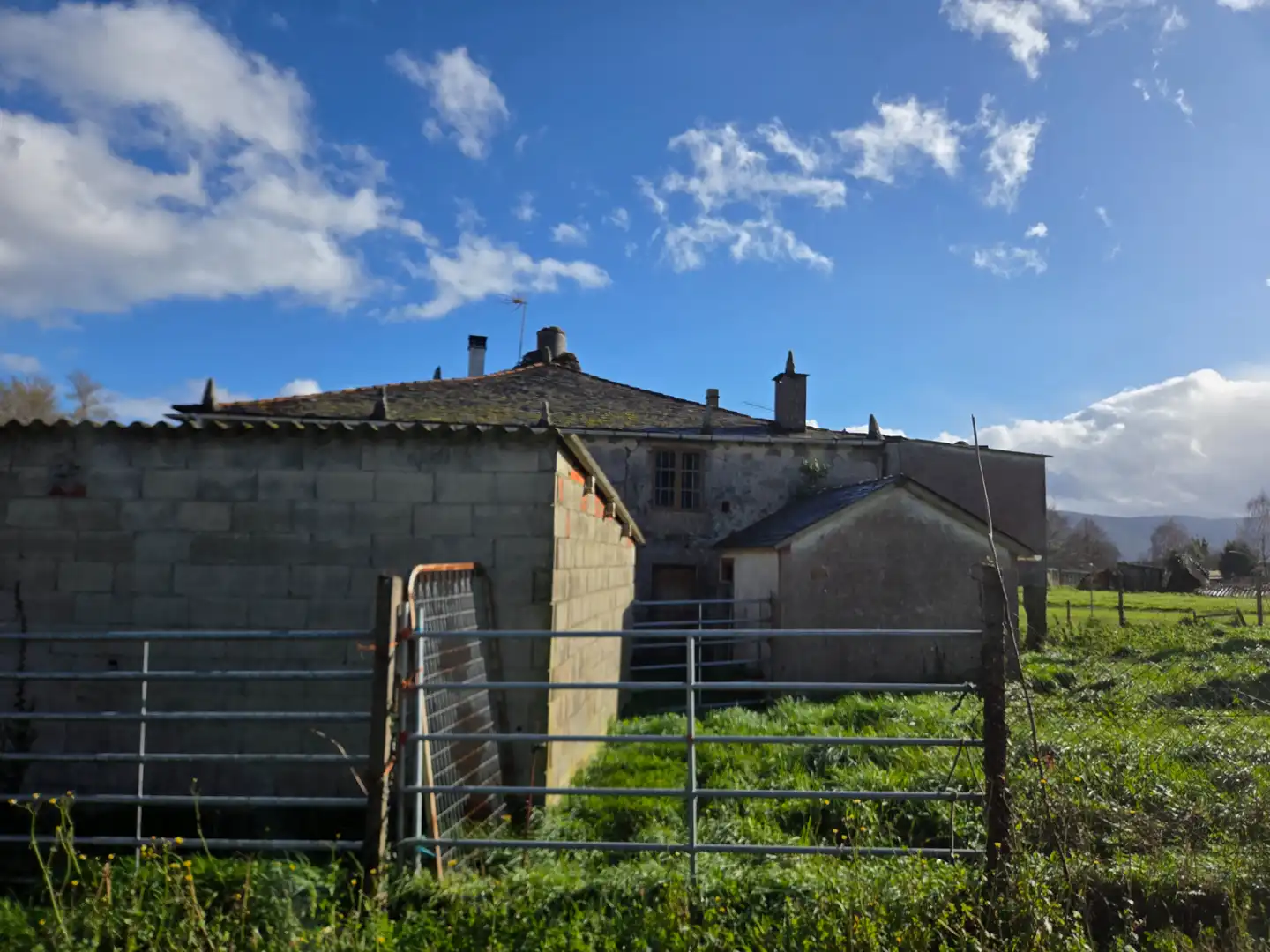Exterior view of Detached homes for sale in O Valadouro    with Private garden and Storage room