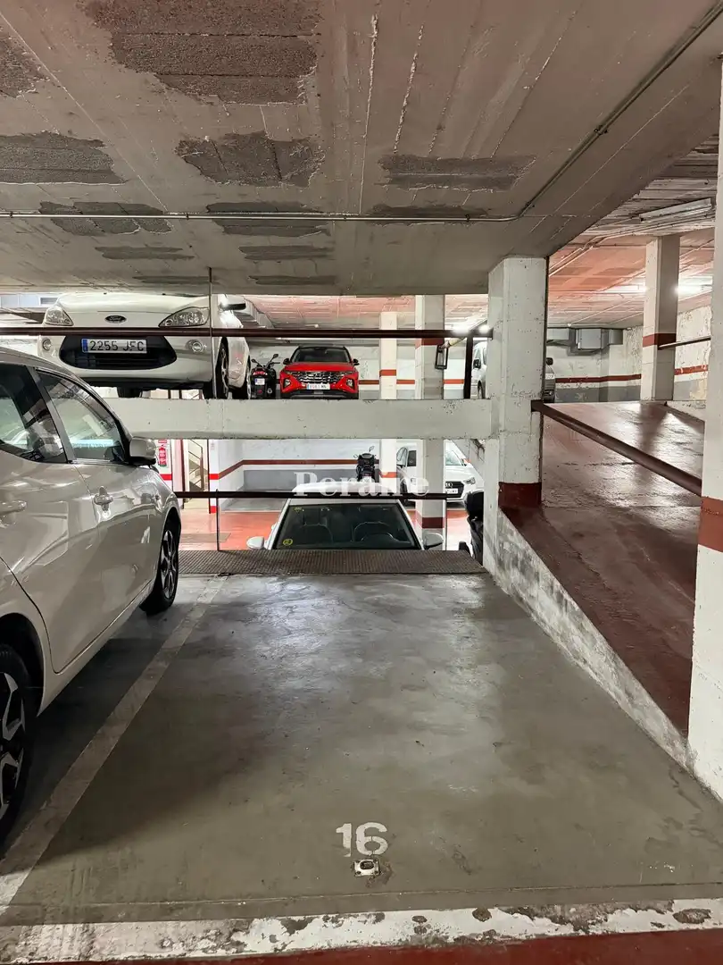 Parkplatz von Garage zur Miete in Barcelona