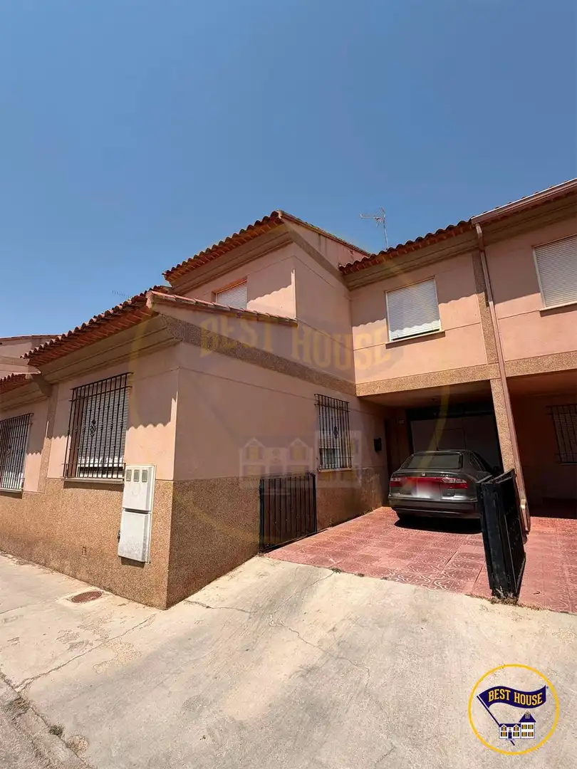 Vista exterior de Casa adosada en venta en Motilla del Palancar con Calefacción