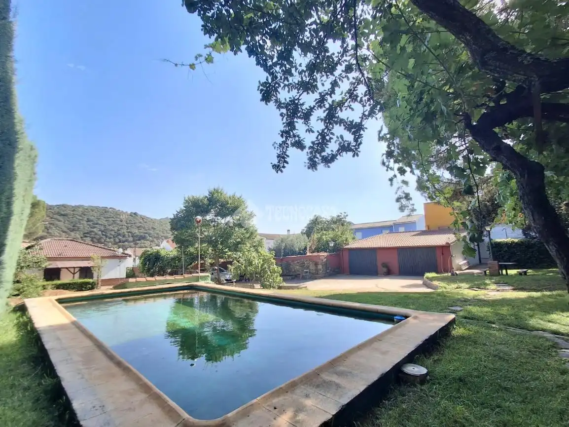 Piscina de Finca rústica en venda en Santa Elena amb Aire condicionat, Terrassa i Moblat