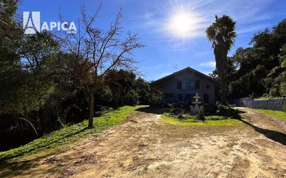 Vista exterior de Casa o xalet en venda en Los Barrios amb Terrassa