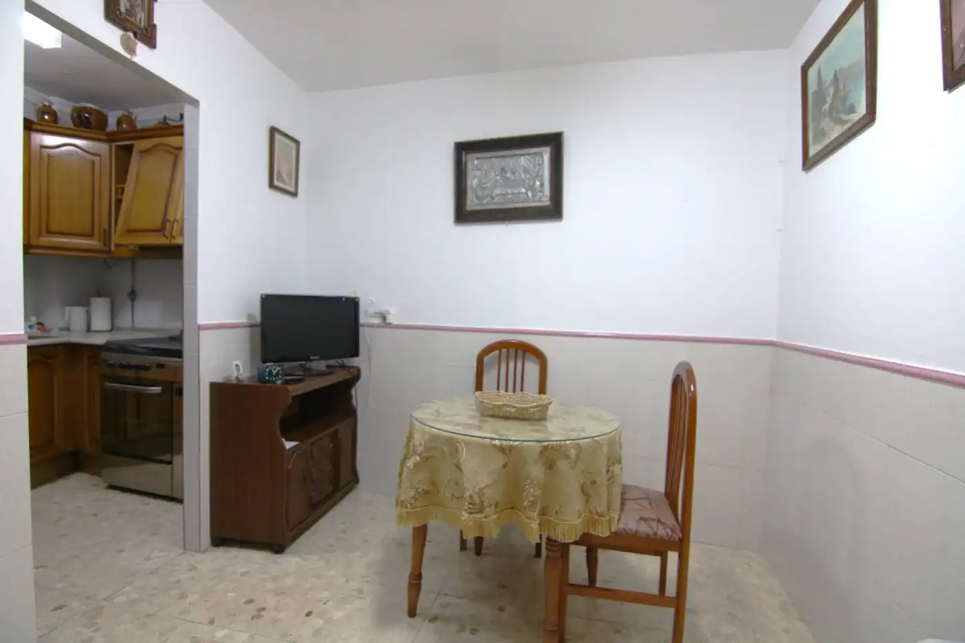 Menjador de Casa o xalet en venda en Tolox amb Terrassa, Traster i Moblat