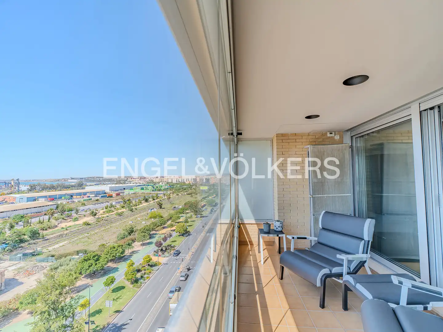 Ático con ascensor en venta en Calle Moratín 25, imagen 5