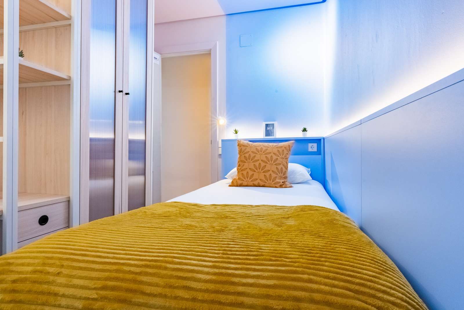 Bedroom of Flat to share in  Madrid Capital  with Air Conditioner, Heating and Terrace