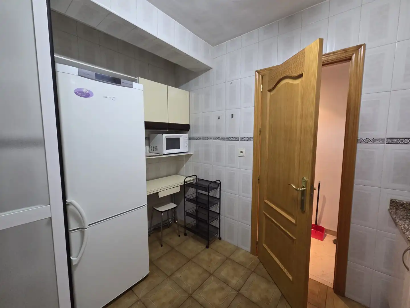 Kitchen of Flat for rent in Granada  with Furnished, Oven and Washing machine