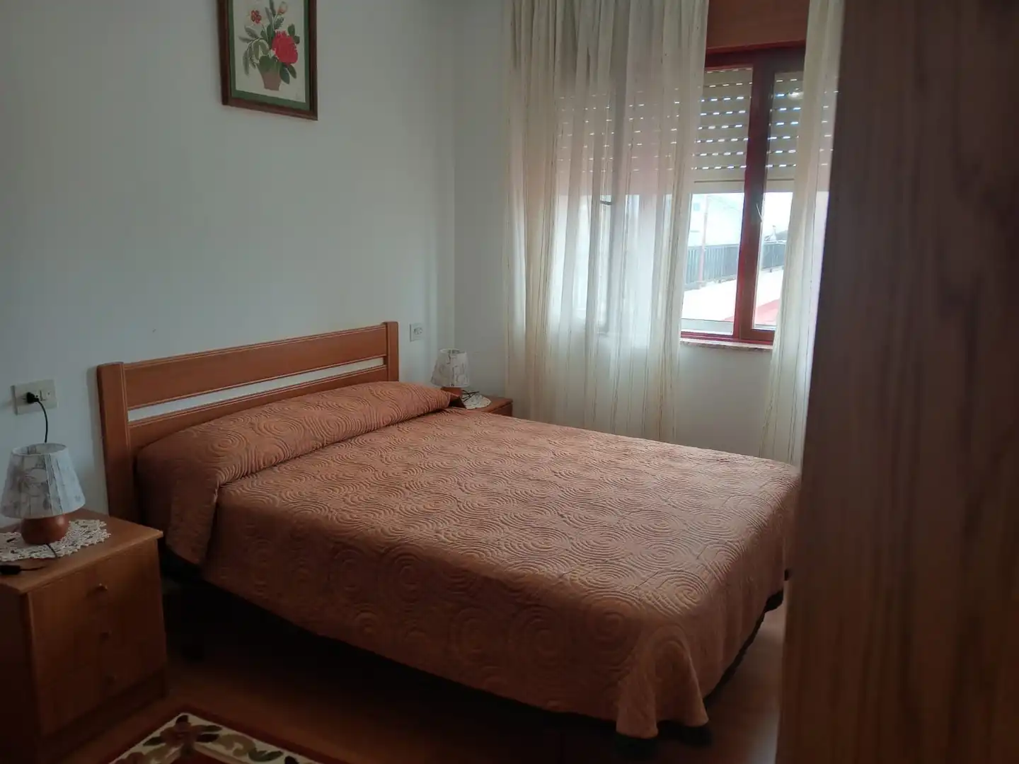 Habitación de Piso de alquiler en Burela con Amueblado y Se aceptan mascotas