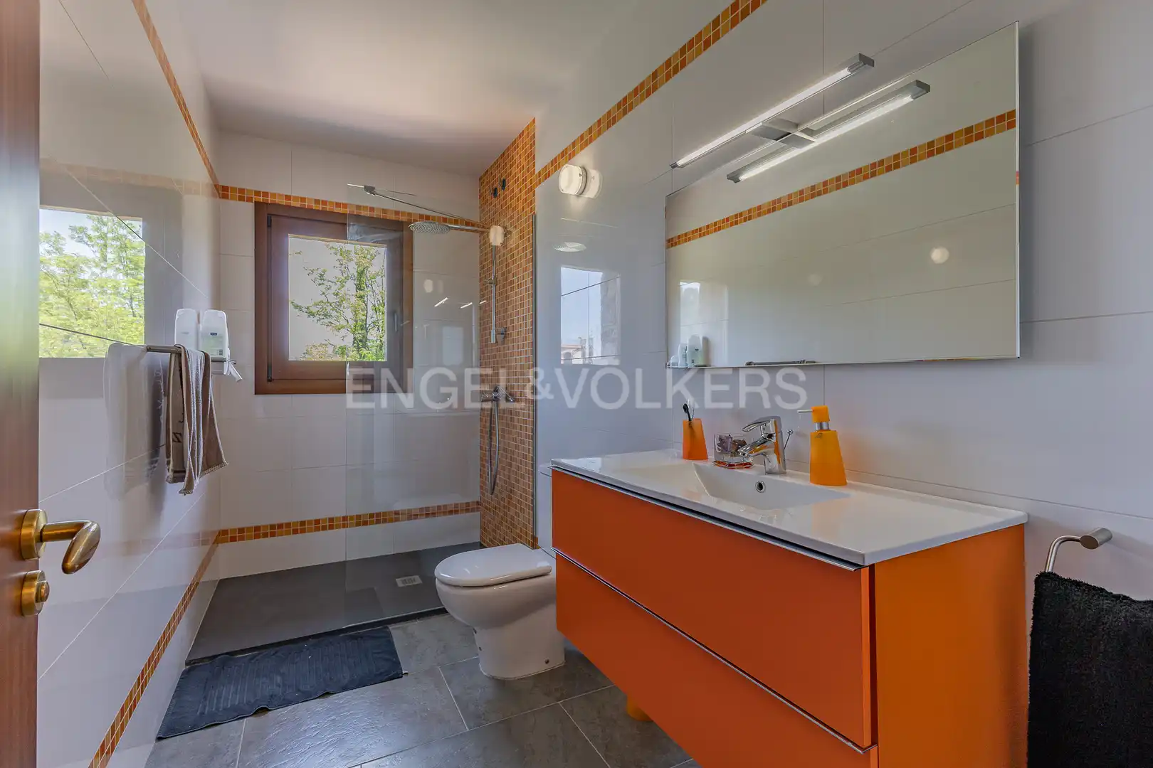 Baño de Finca rústica en venta en Gallifa con Aire acondicionado, Calefacción y Jardín privado