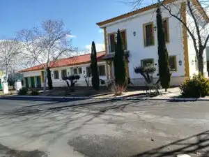 Außenansicht von Fabrikhallen zum Verkauf in Yuncos