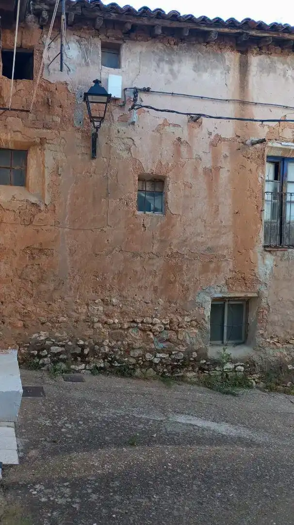 Vista exterior de Casa adosada en venda en Covarrubias