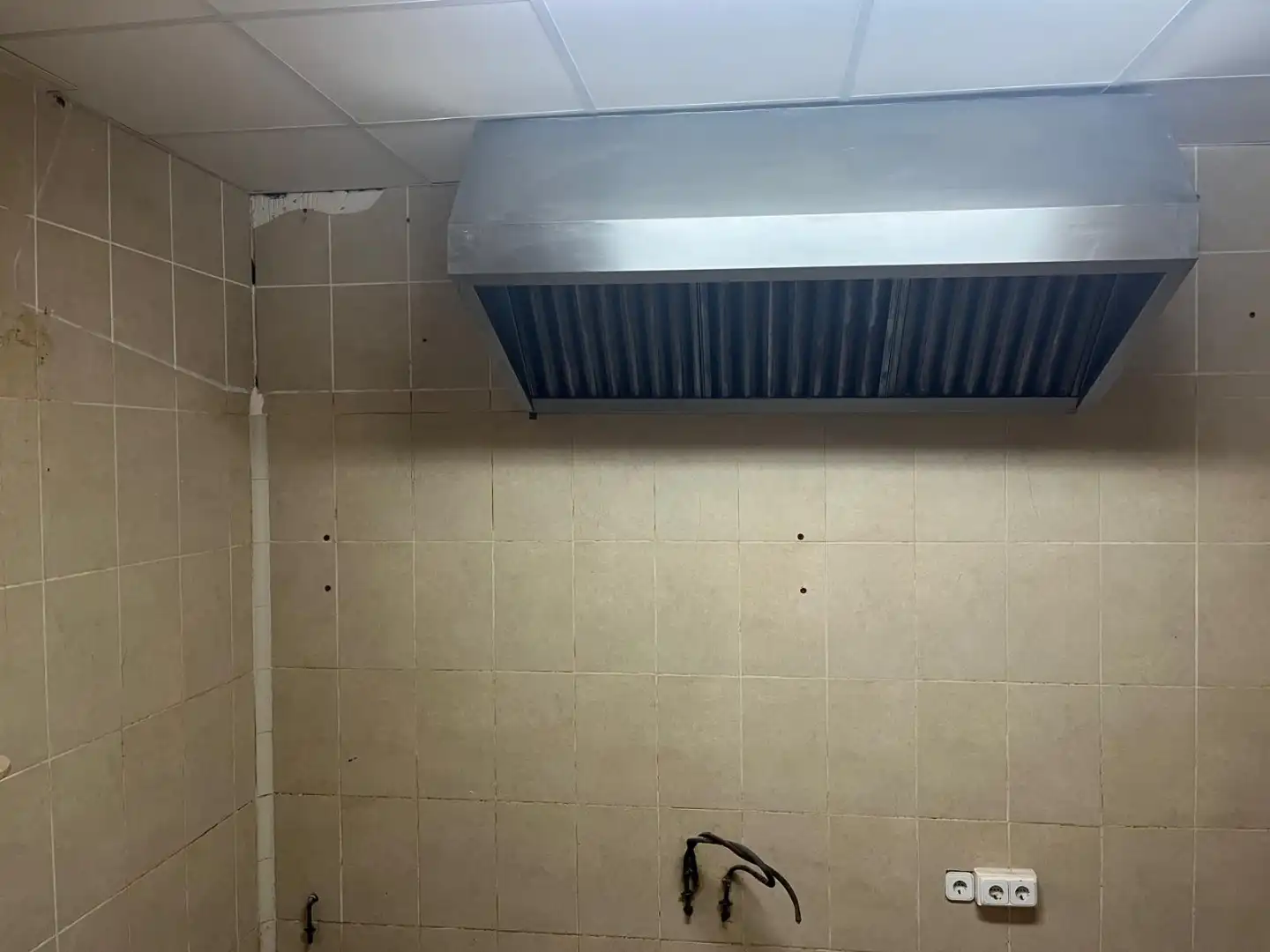 Küche von Geschaftsraum zur Miete in Torrevieja mit Klimaanlage und Terrasse