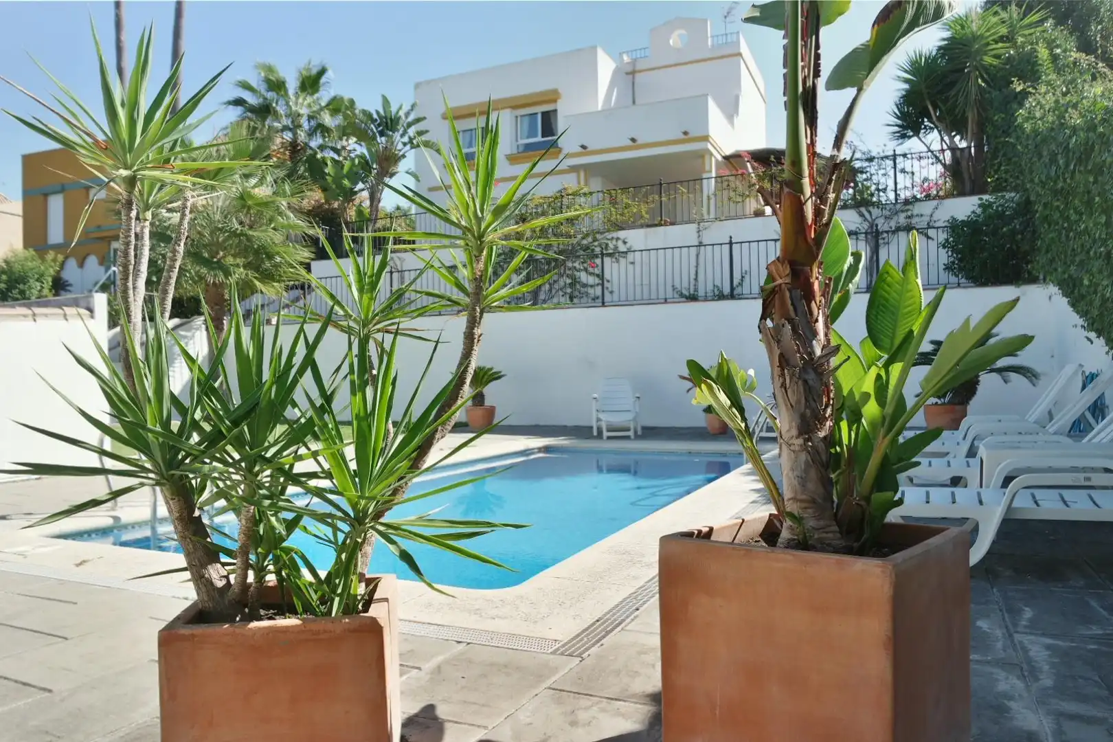 Schwimmbecken von Haus zum Verkauf in Sanlúcar de Barrameda mit Klimaanlage, Heizung und Privatgarten