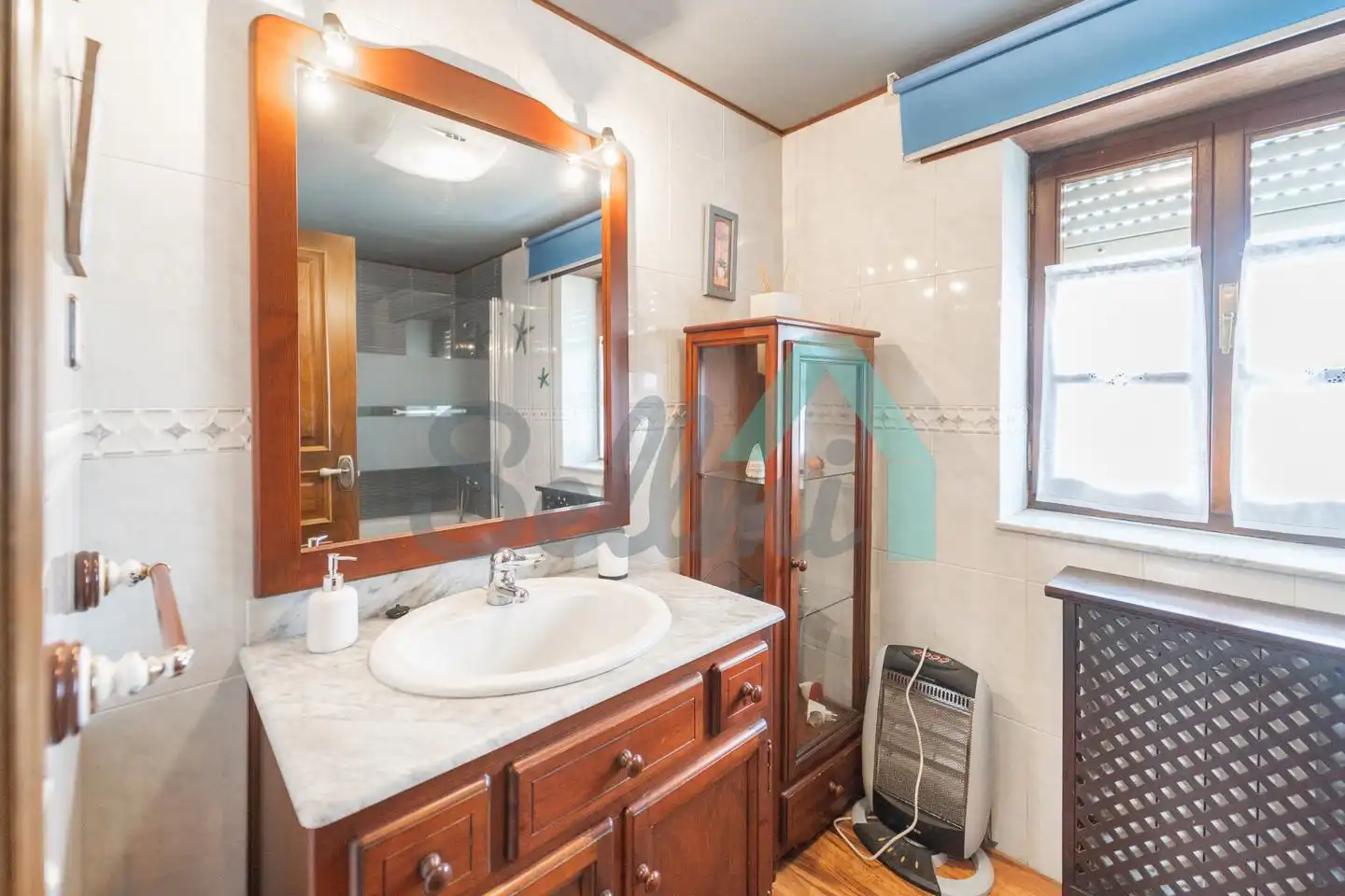 Baño de Casa o chalet en venta en Castropol con Calefacción y Jardín privado