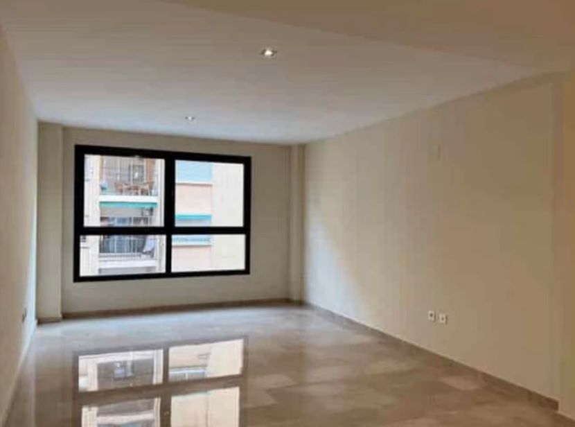 Exterior view of Flat for rent in  Valencia Capital  with Air Conditioner, Storage room and Oven