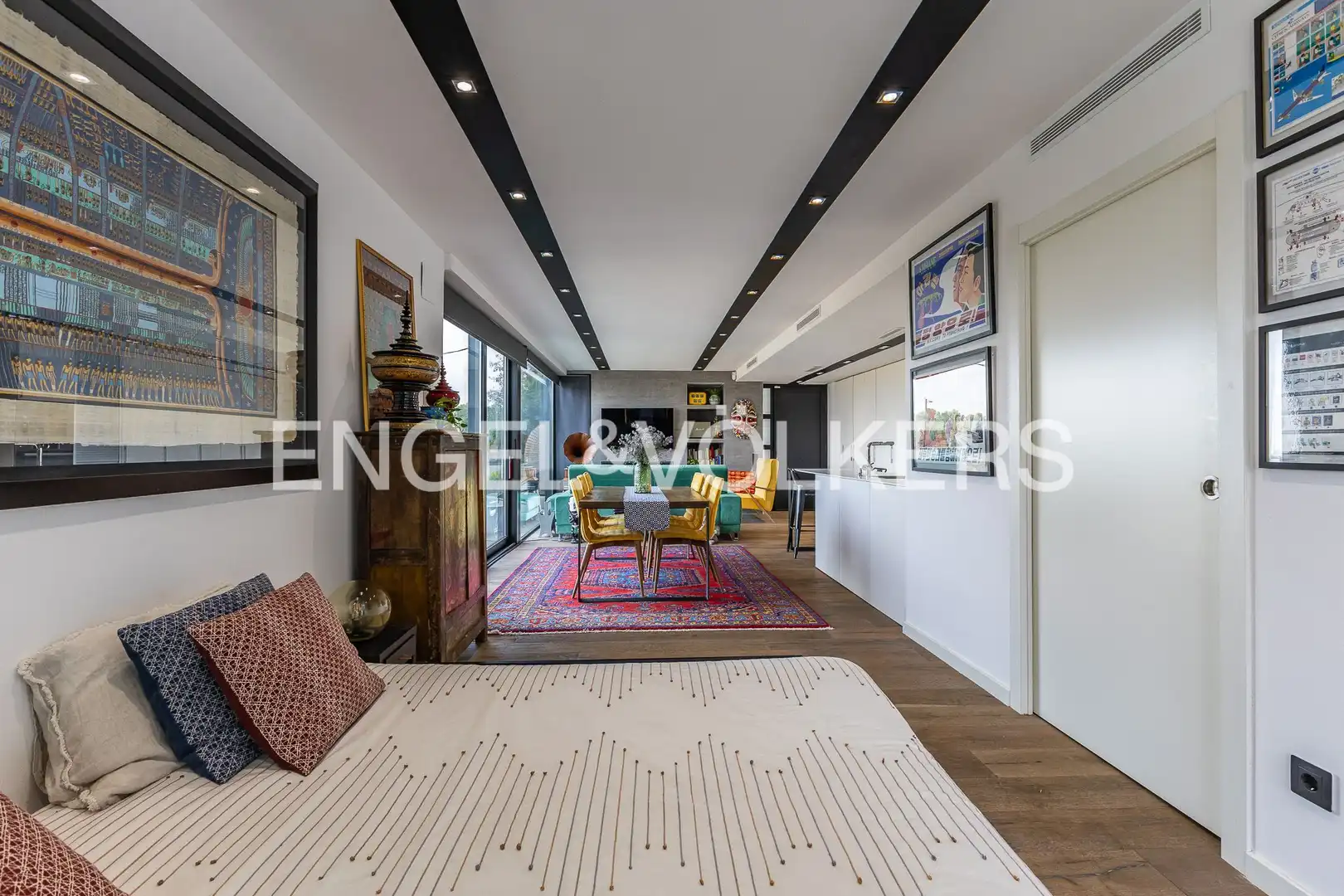 Living room of Houses for sale in Sant Cugat del Vallès  with Air Conditioner, Heating and Private garden