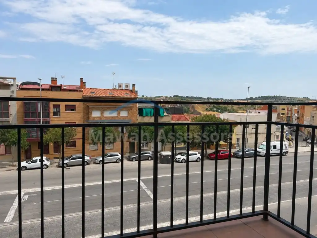 Vista exterior de Piso en venta en Sabadell