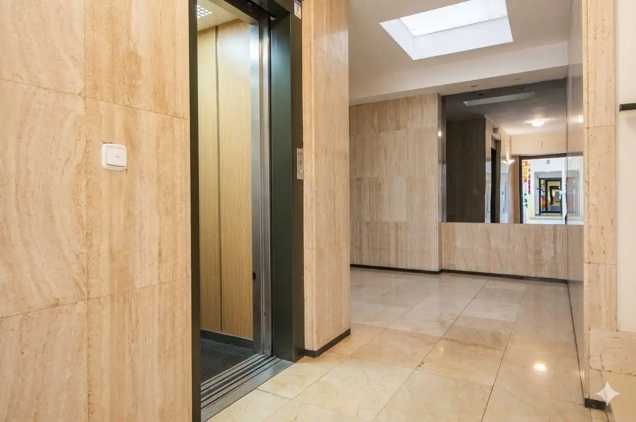 Piso de alquiler en Madrid con Calefacción, Amueblado y Balcón