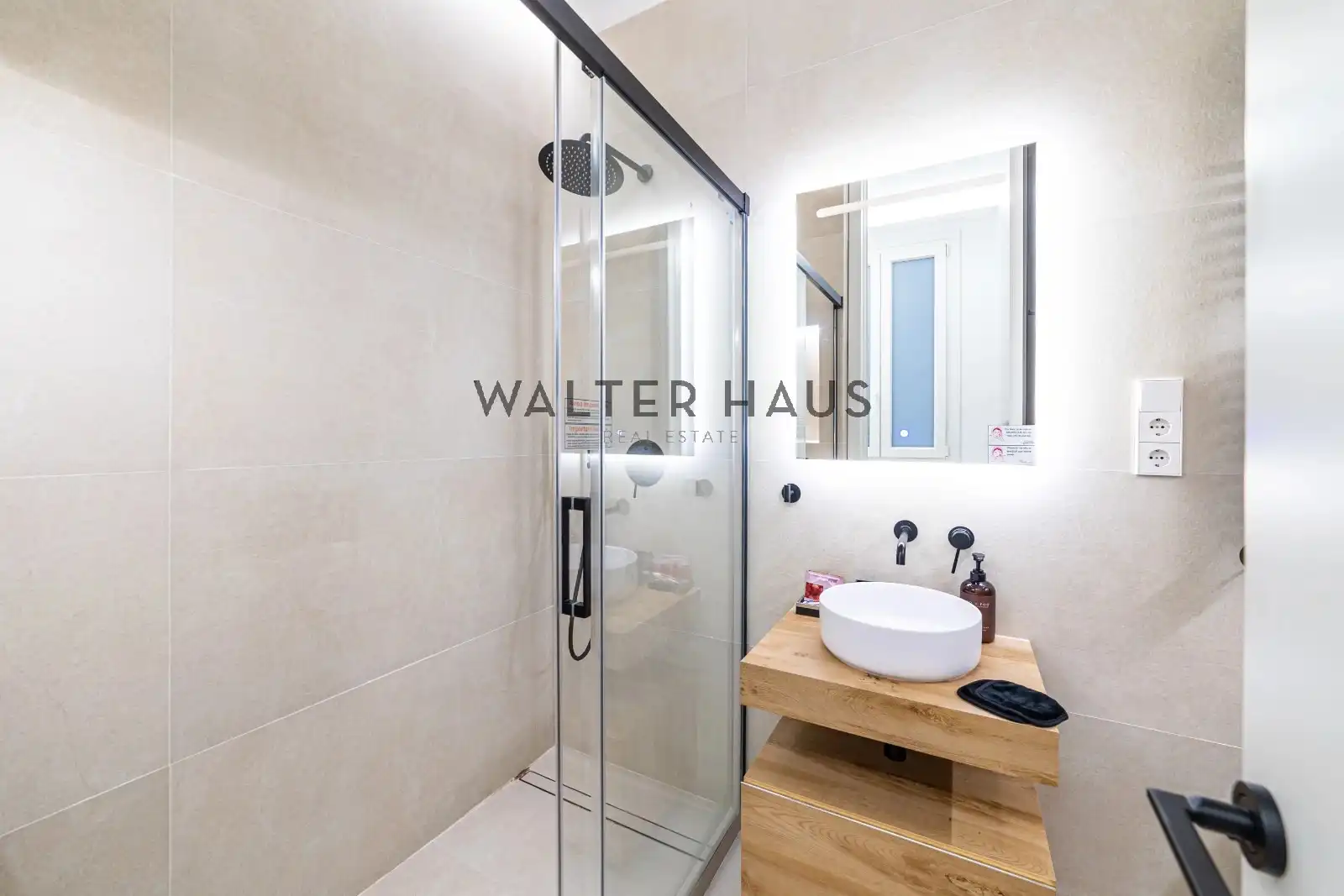 Baño de Piso en venta en Madrid con Aire acondicionado, Calefacción y Amueblado